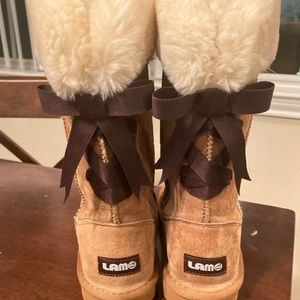 BRAND NEW girls winter boots by Lamo
